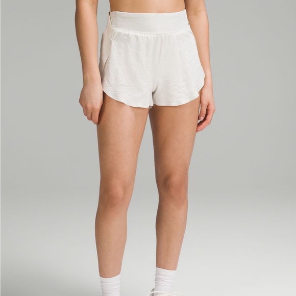 lululemon athletica Pants - NWT Fast and Free High-Rise Short 2” *Airflow - In-Sense Emboss Mini Bone/Bone